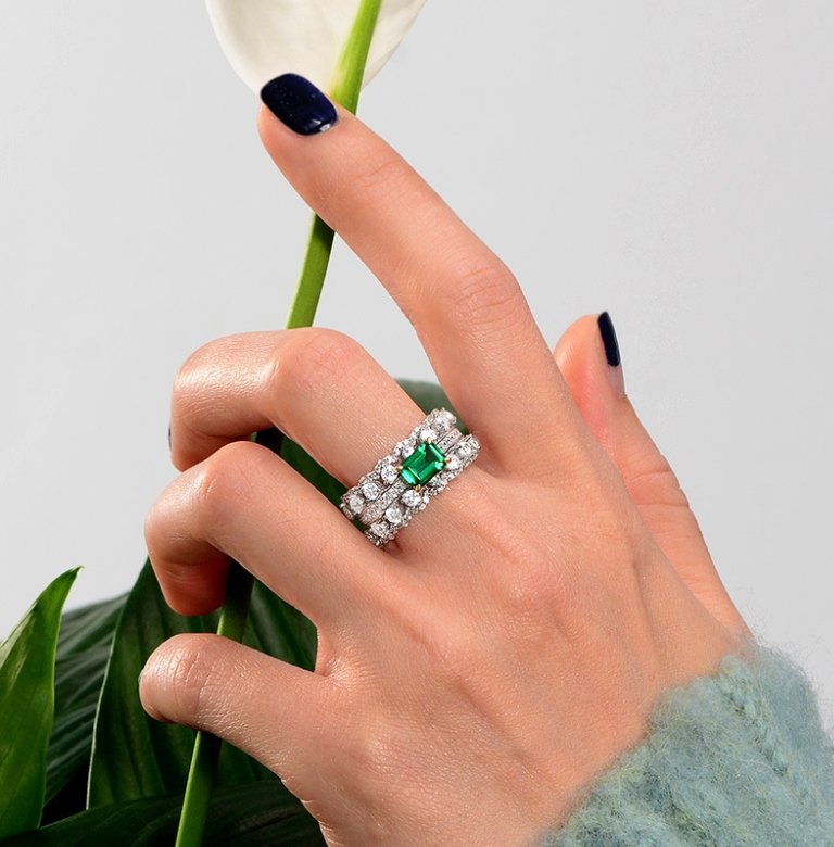 Luxurious Emerald and Round Cut Cubic Zirconia Eternity Band - Boutique Pavè