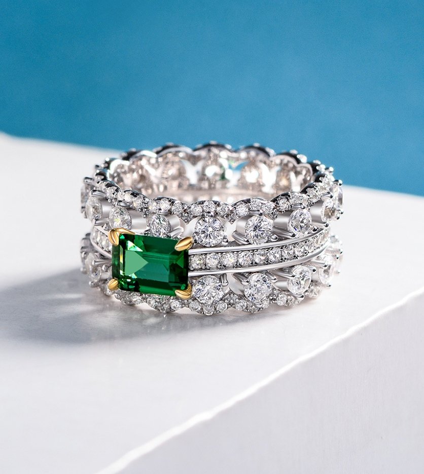 Luxurious Emerald and Round Cut Cubic Zirconia Eternity Band - Boutique Pavè